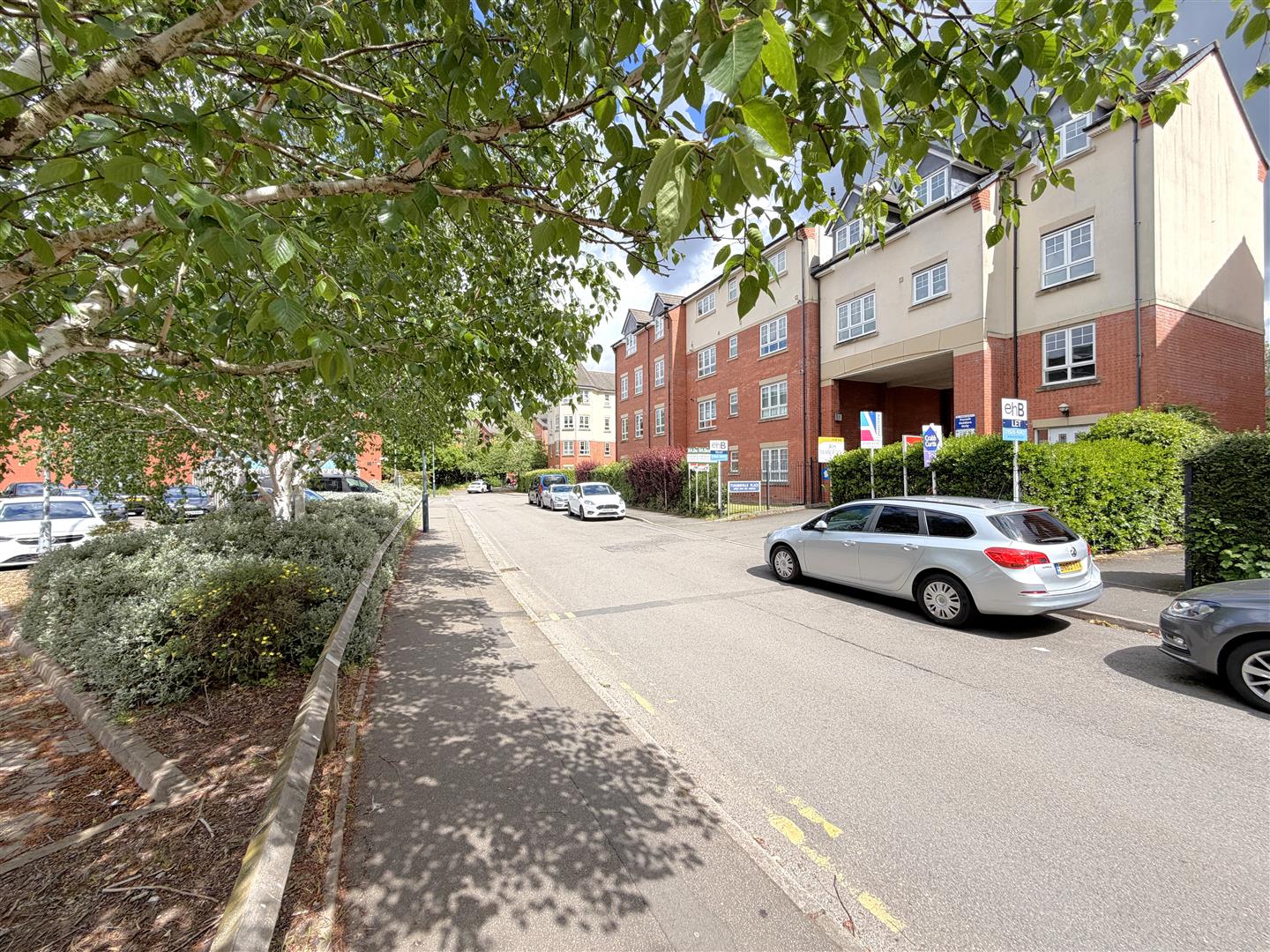 Turberville Place, Off Ansells Way, Central Warwick (Nr Sainburys & Race Course) 3